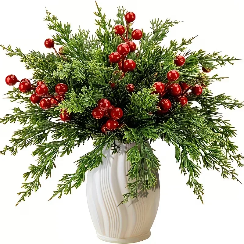 Christmas Tree Artificial - กิ่งต้นสนประดิษฐ์ใหม่ปี 2026 พร้อมผลฮอลลี่สีแดง สำหรับตกแต่งโต๊ะคริสต์มาส DIY กิ่งพลาสติกสีเขียว